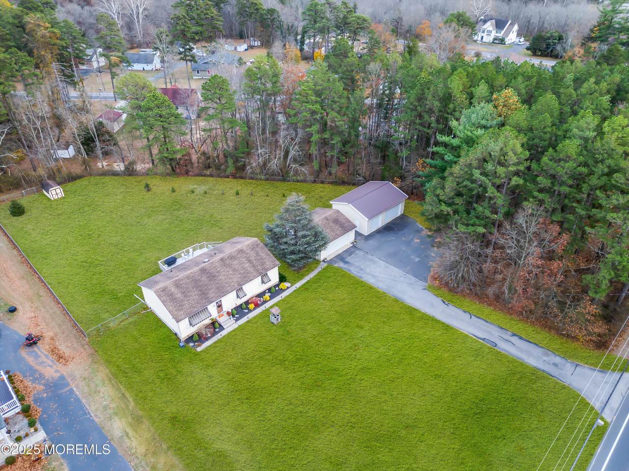 137 Cassville Road - Photo 1