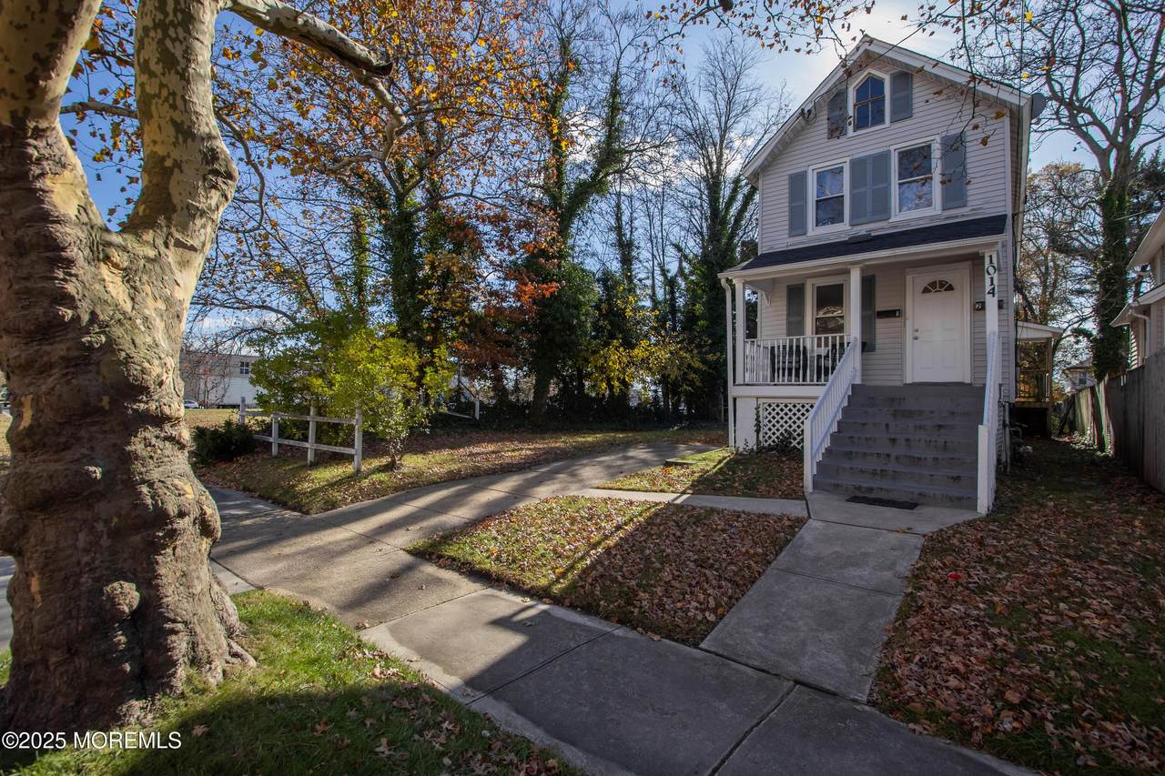 1014 2nd Avenue - Photo 1