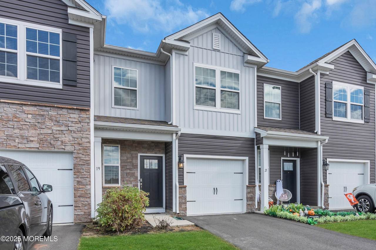 19 Katherine Drive - Photo 1