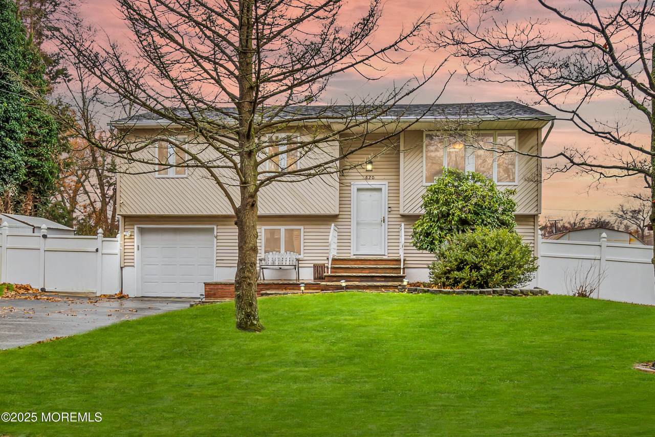 620 Hillside Drive - Photo 1