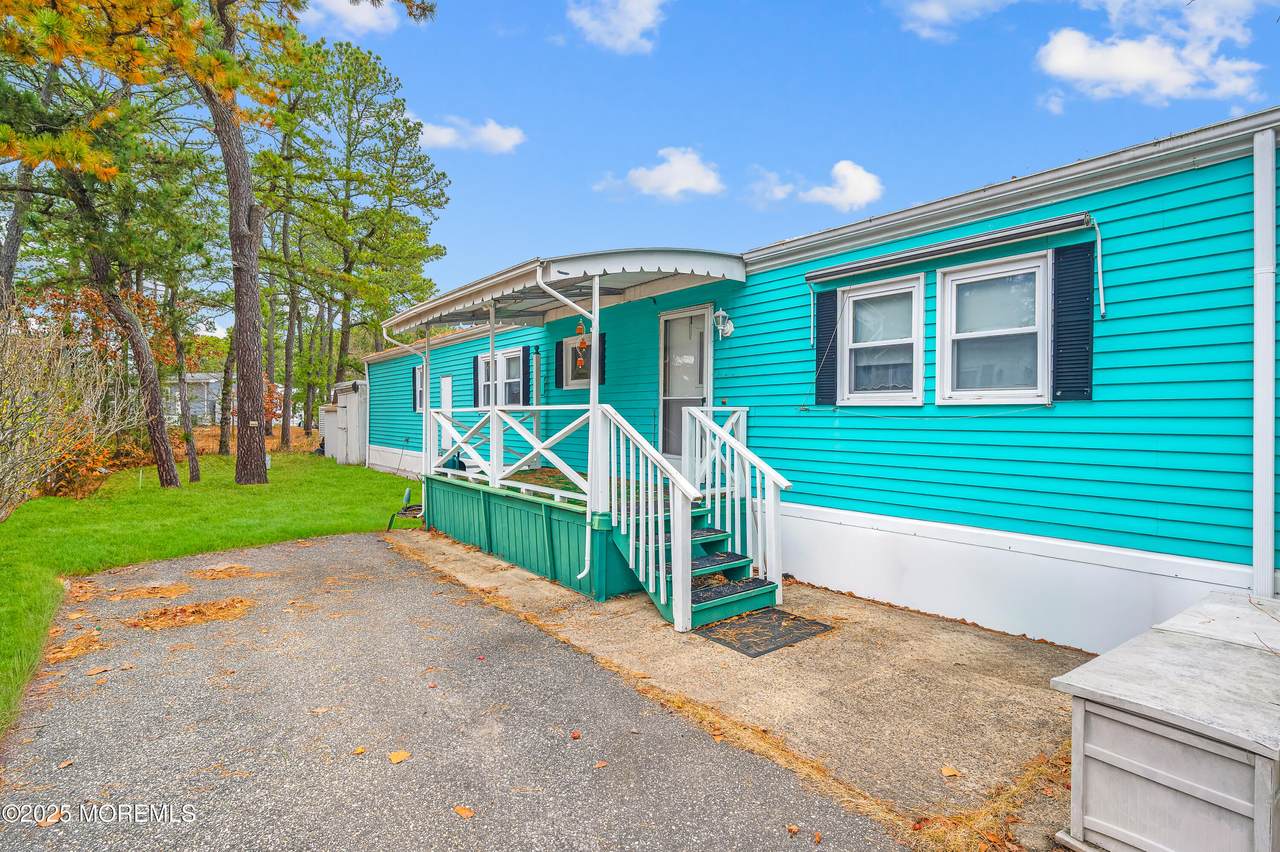 26 Raccoon Avenue - Photo 1