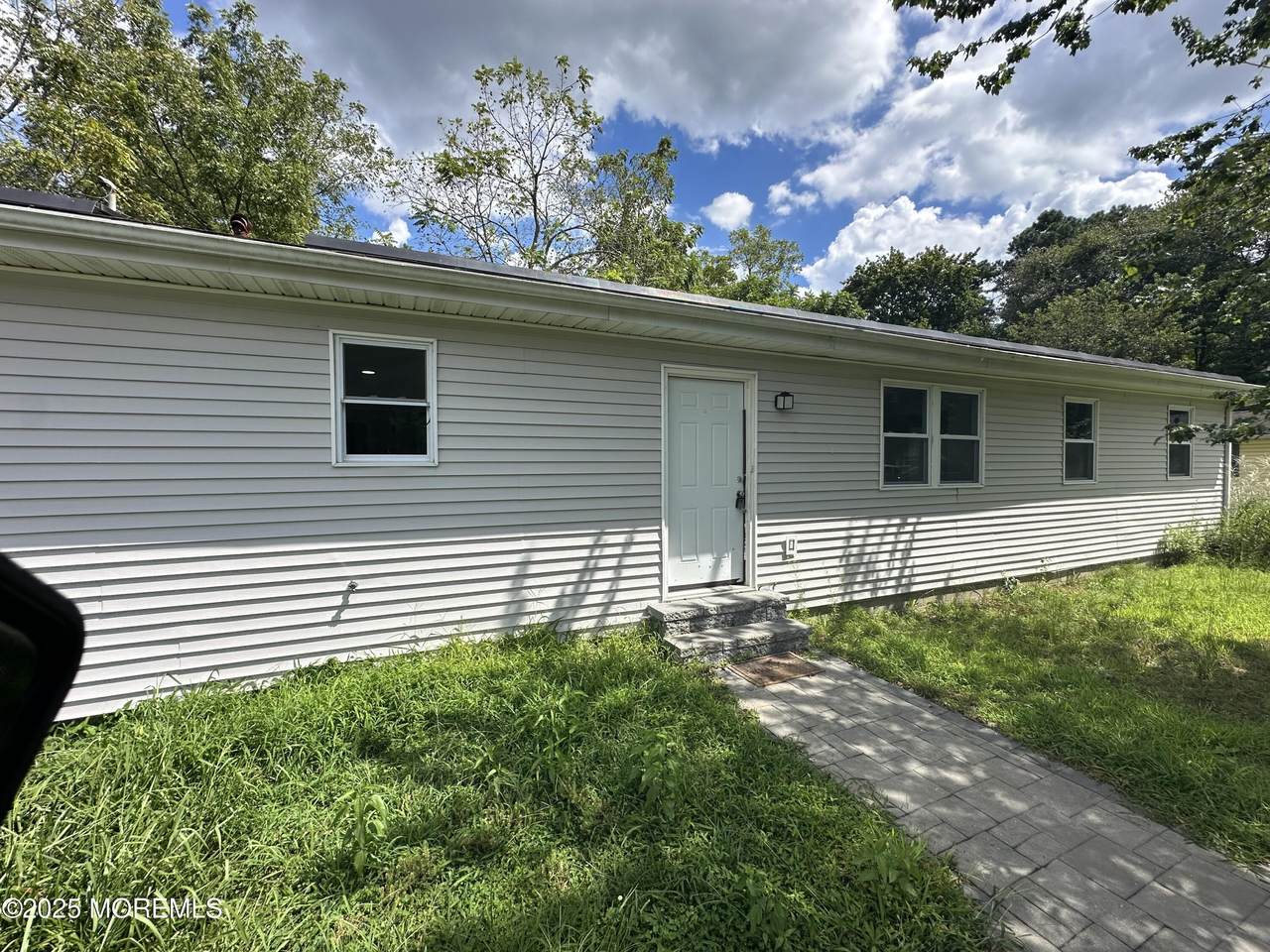 105 Floyd Lane - Photo 1