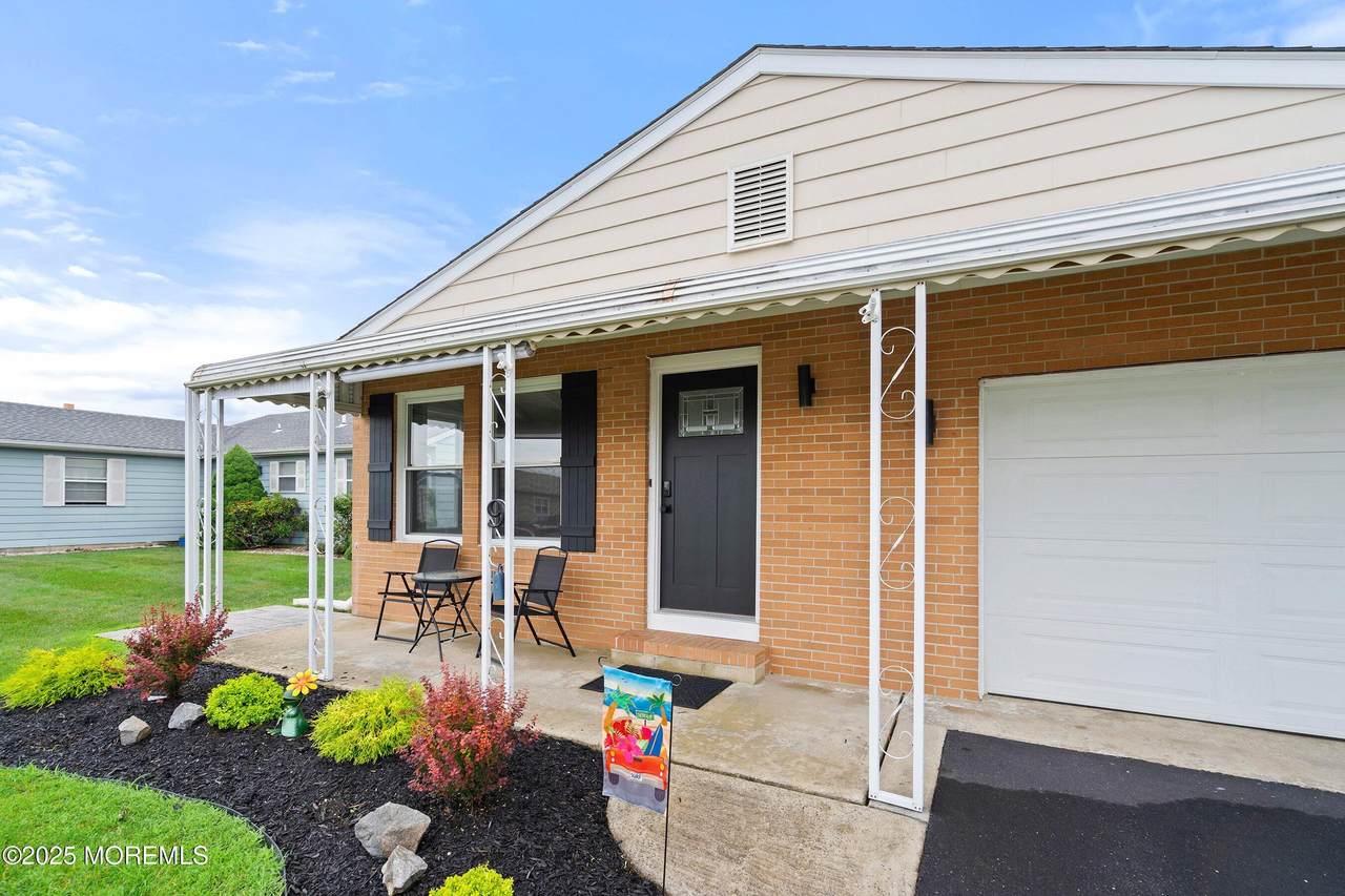 9 Zapata Court - Photo 1