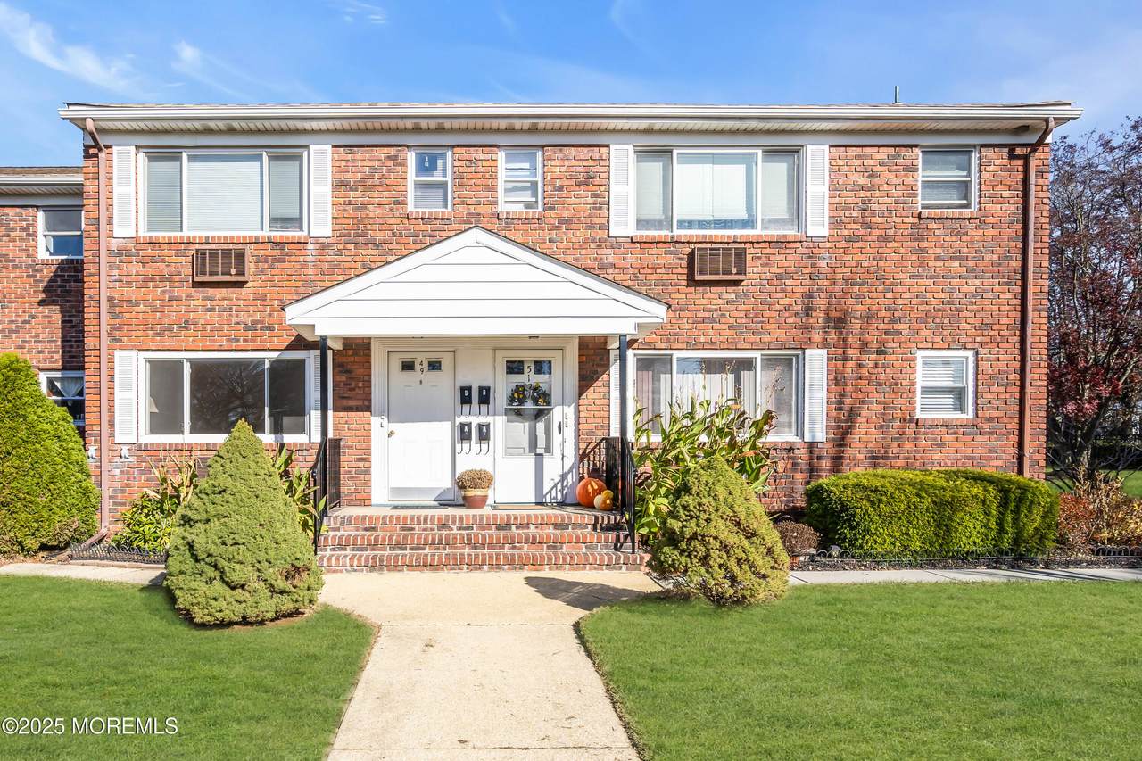 49 Laurel Place - Photo 1