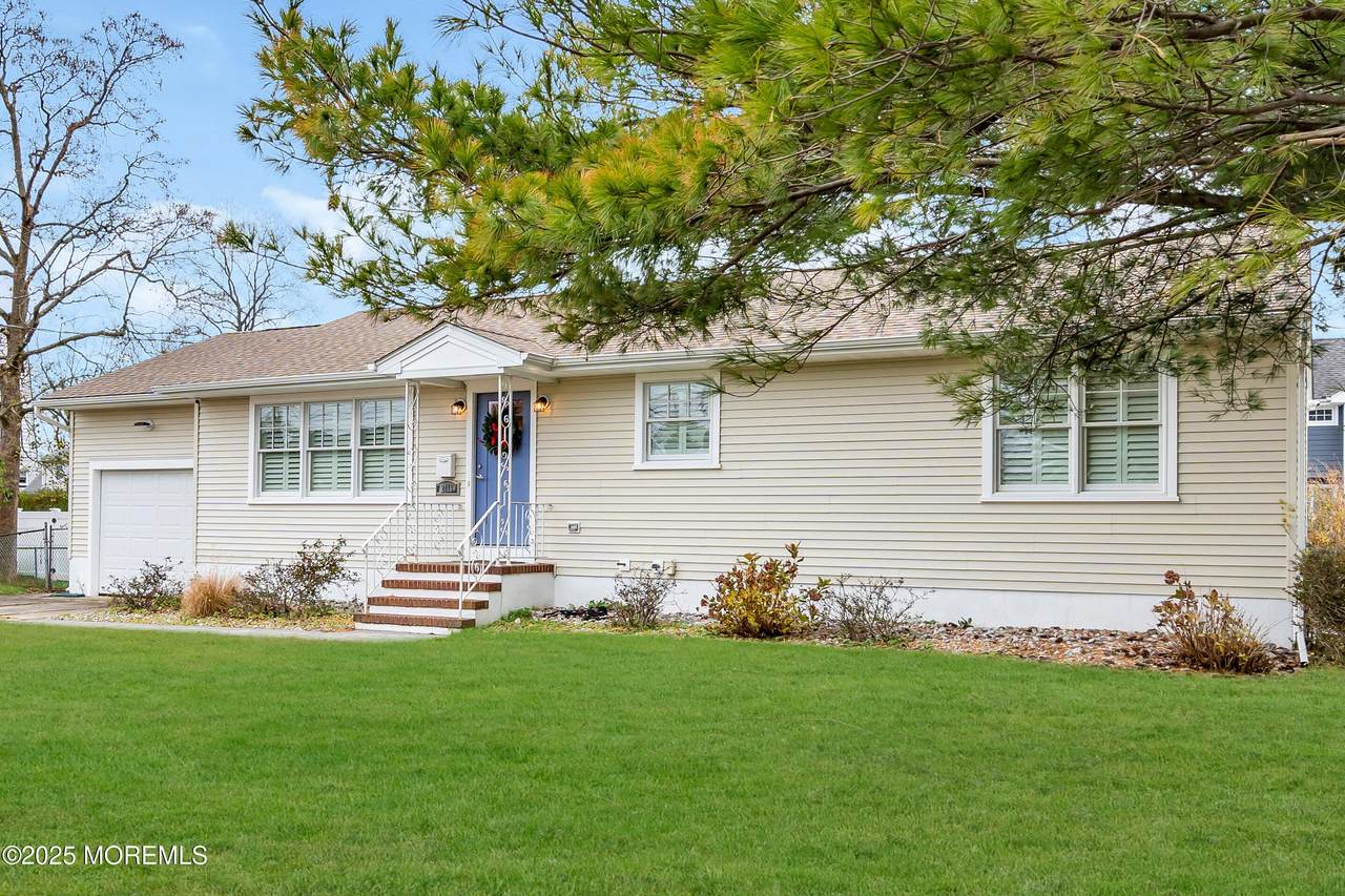 2419 Kipling Avenue - Photo 1