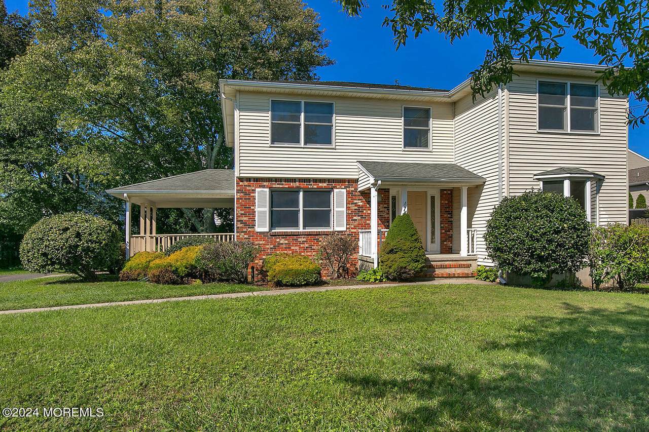 74 Ward Avenue - Photo 1