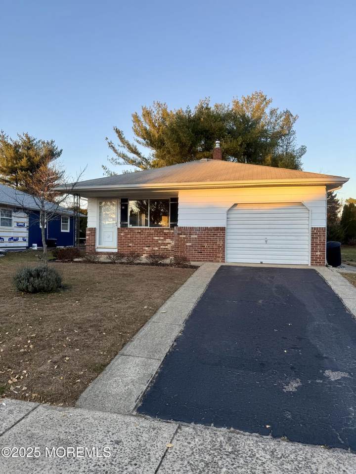 8 Nevis Court - Photo 1