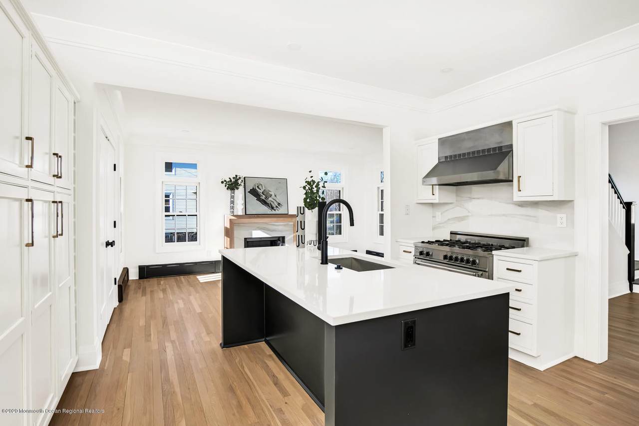 23 Lincoln Avenue - Photo 1