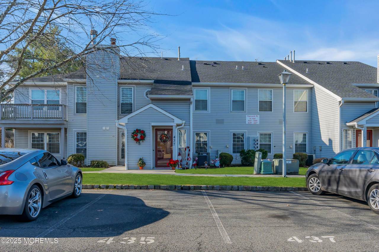 435 Hancock Place - Photo 1