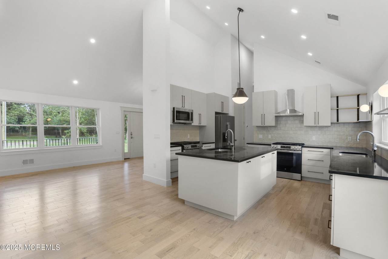 1405 Ridge Avenue - Photo 1