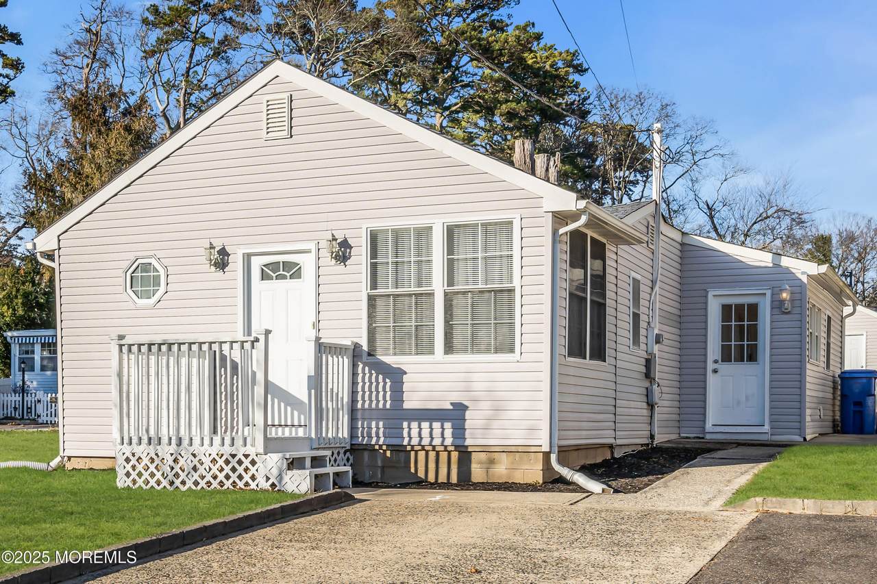 315 Elizabeth Avenue - Photo 1