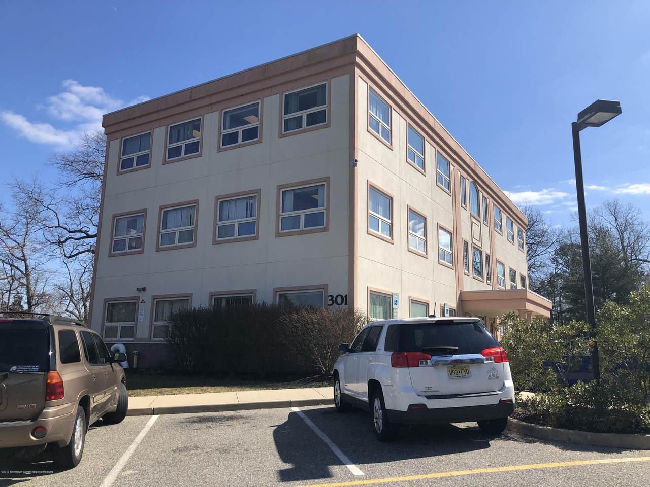 301 Lakehurst Road - Photo 1