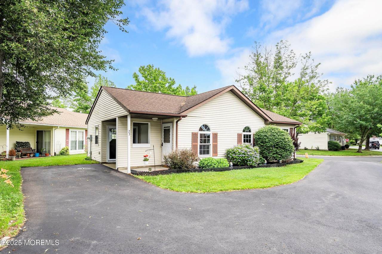 23 Datchet Close - Photo 1