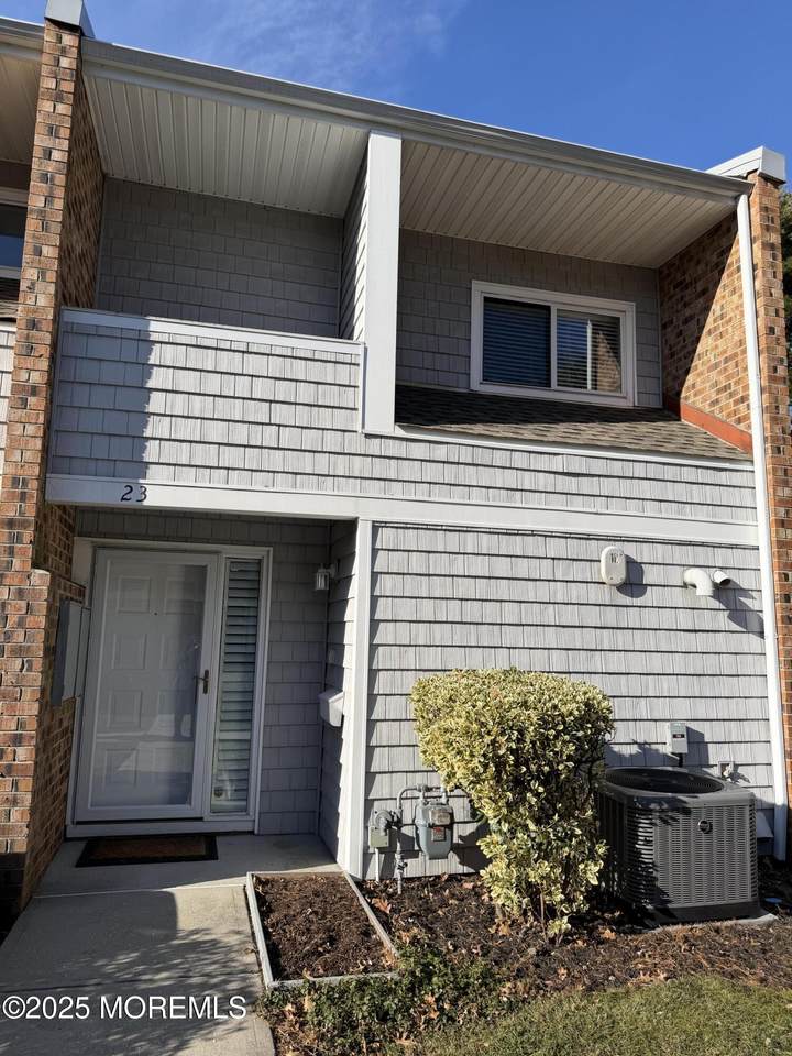 23 Locust Way - Photo 1