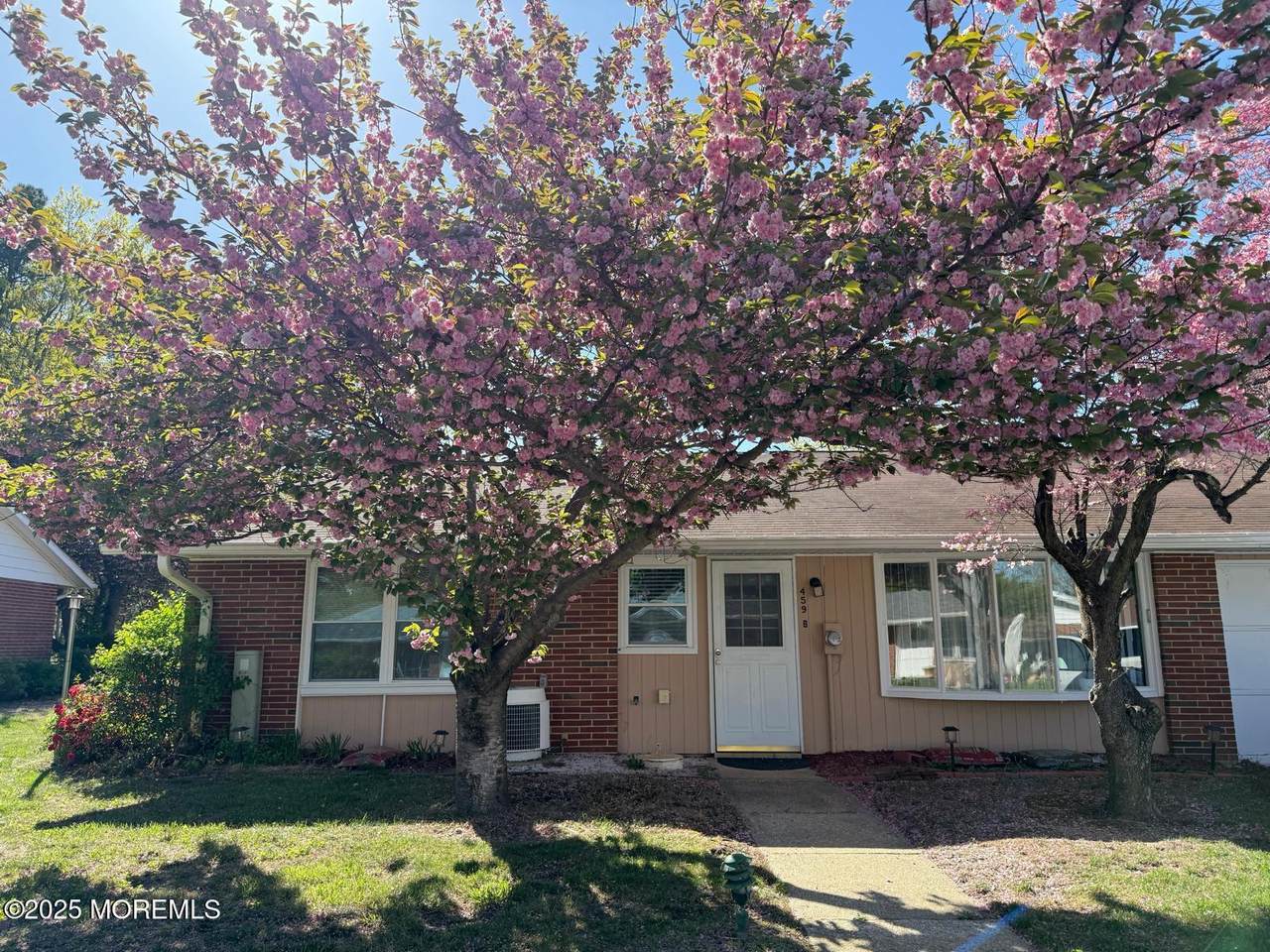 459B Portsmouth Drive - Photo 1