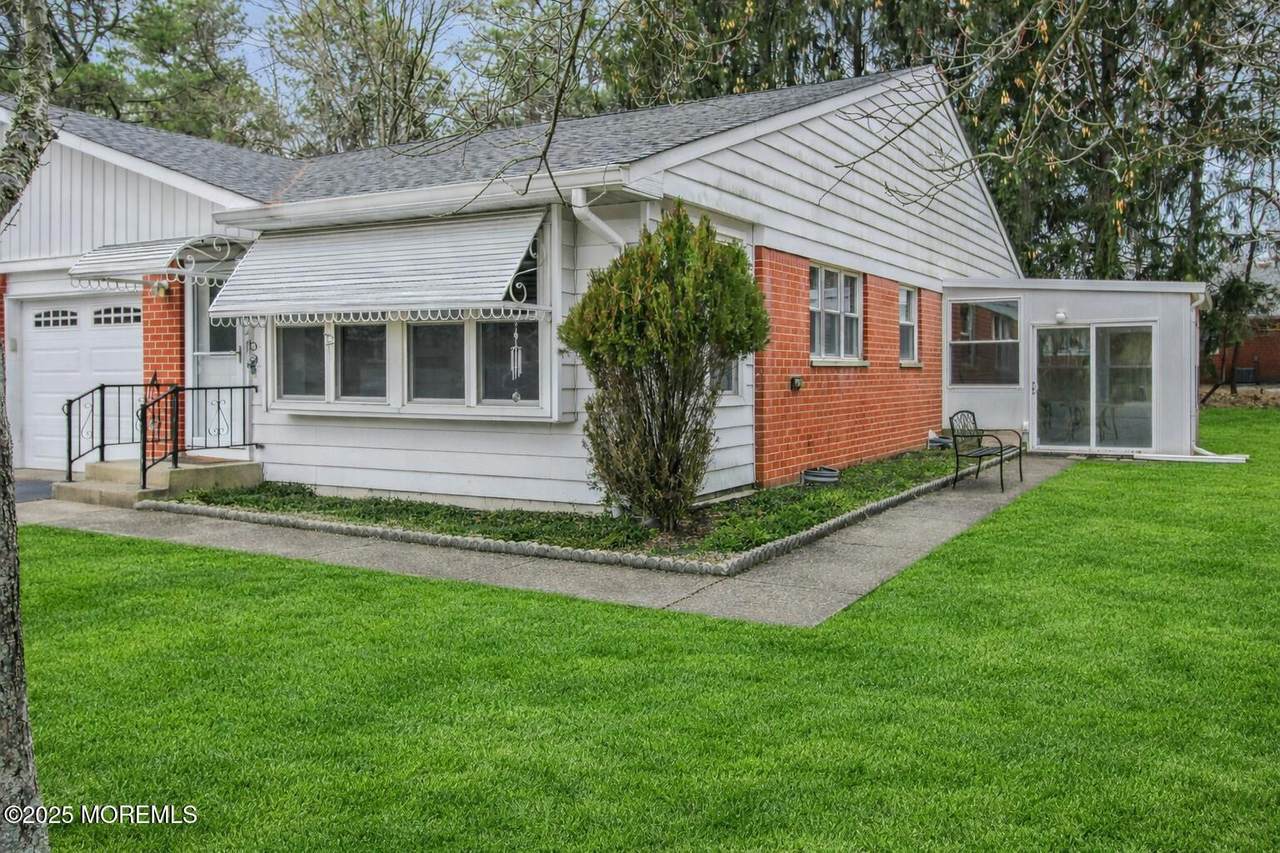 988 B Constitution Boulevard - Photo 1