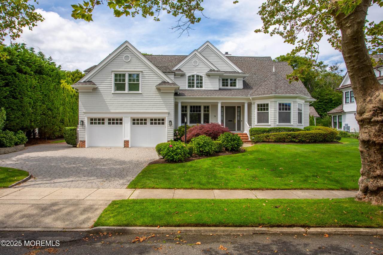 38 Vroom Avenue - Photo 1