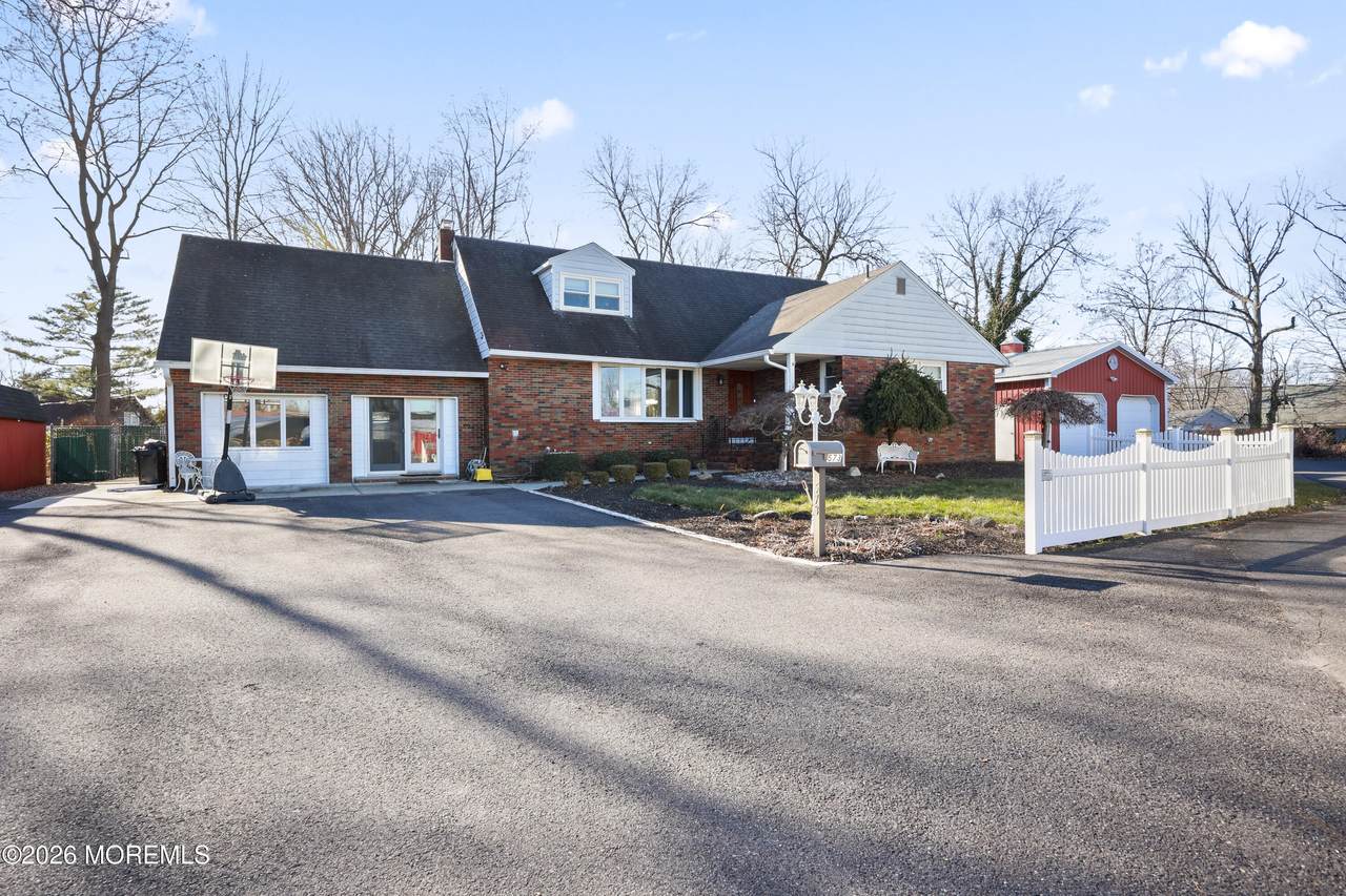 573 Lloyd Road - Photo 1