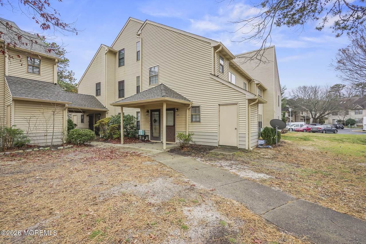 402 Daisy Court - Photo 1