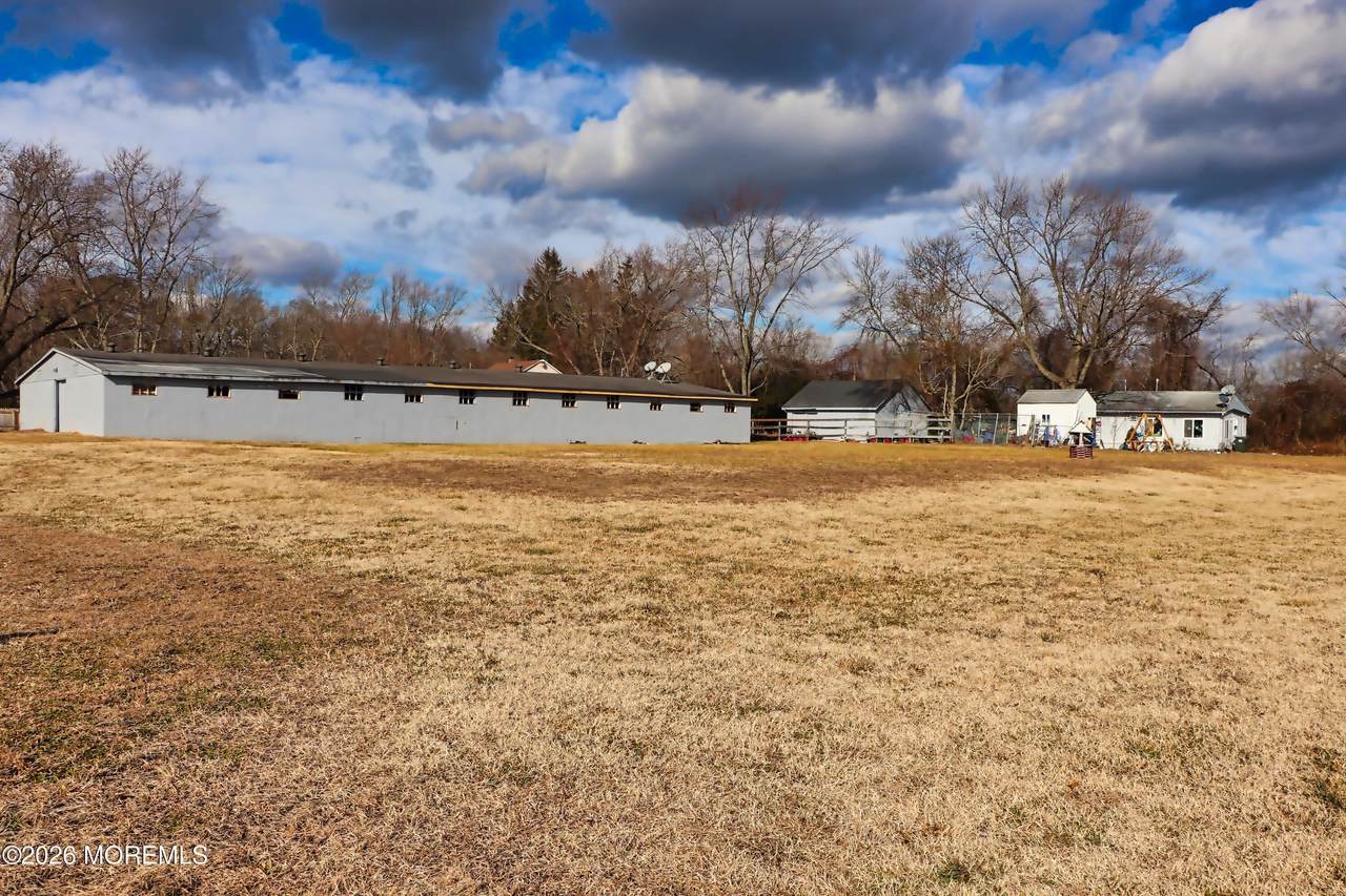 919 Lakewood Farmingdale Road - Photo 1