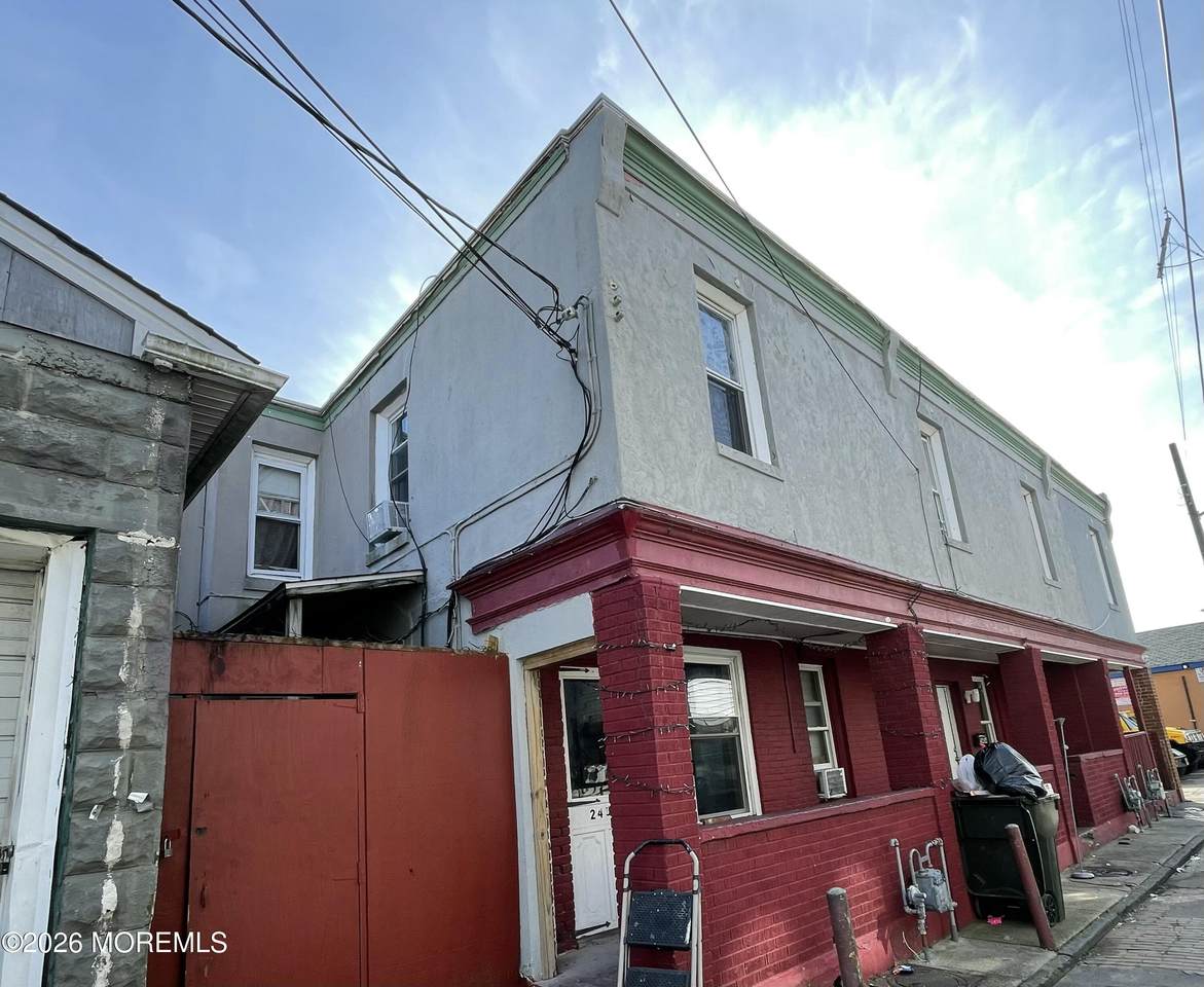 2402 Auburn Terrace - Photo 1