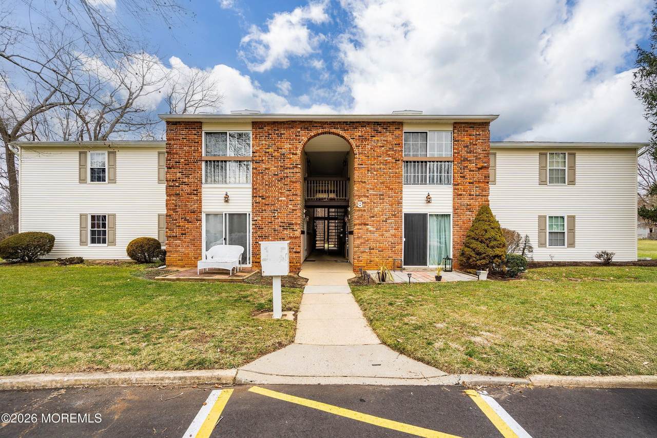 8-2 Seattle Court - Photo 1