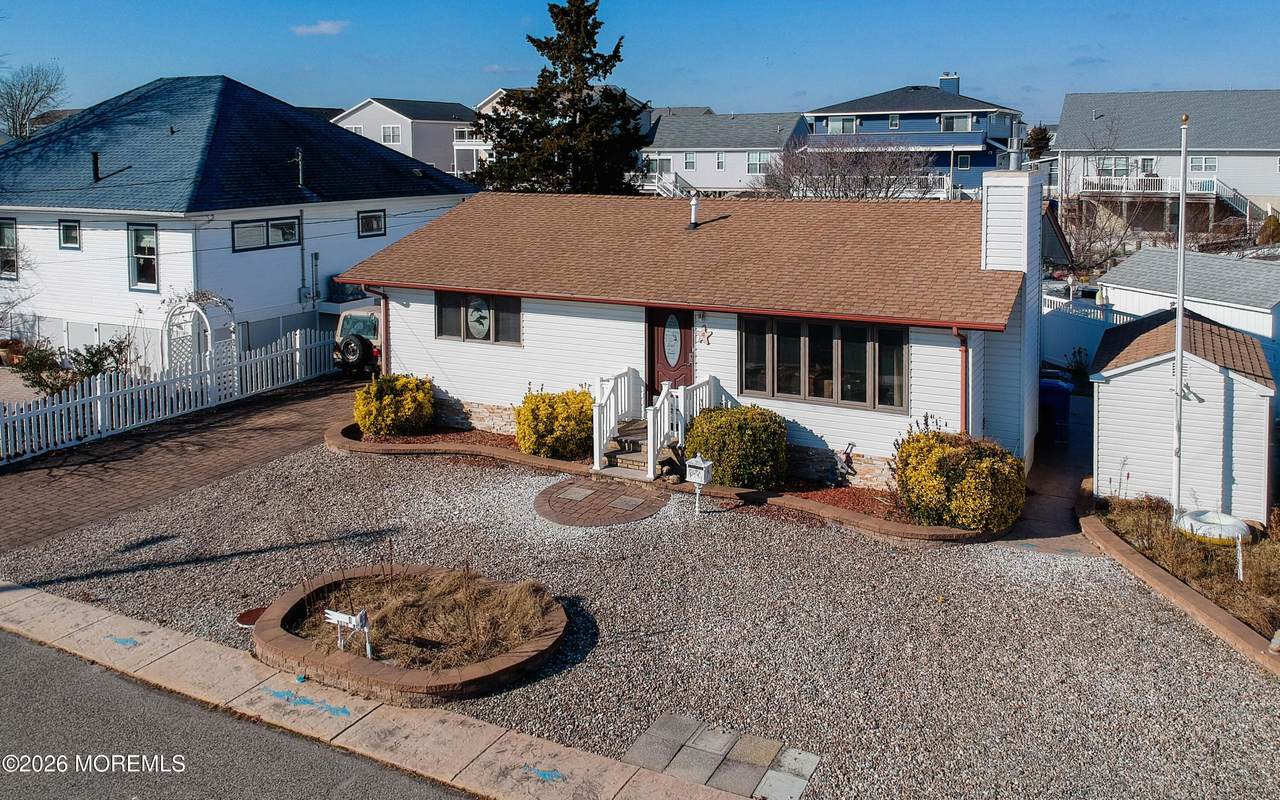 4 Rona Lane - Photo 1
