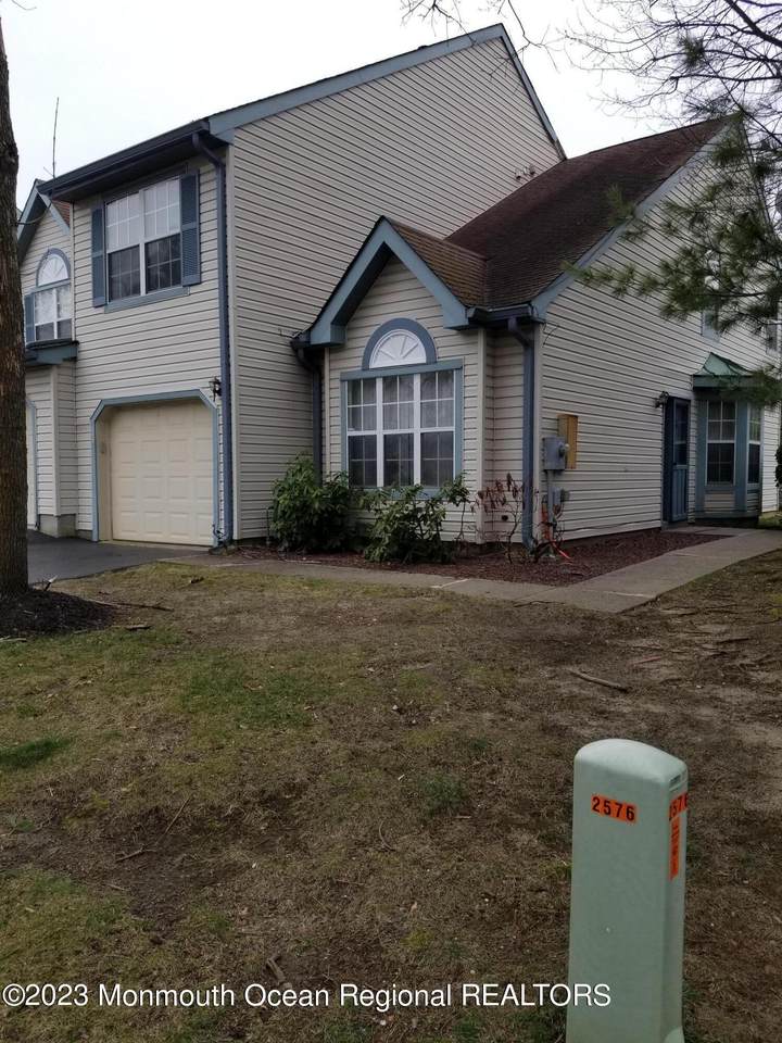 408 Dorchester Way - Photo 1