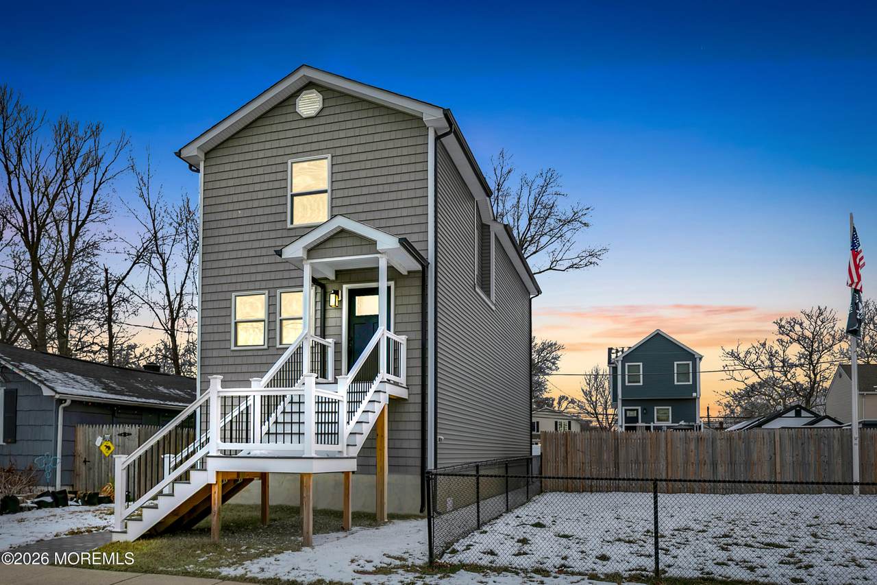723 Monmouth Parkway - Photo 1