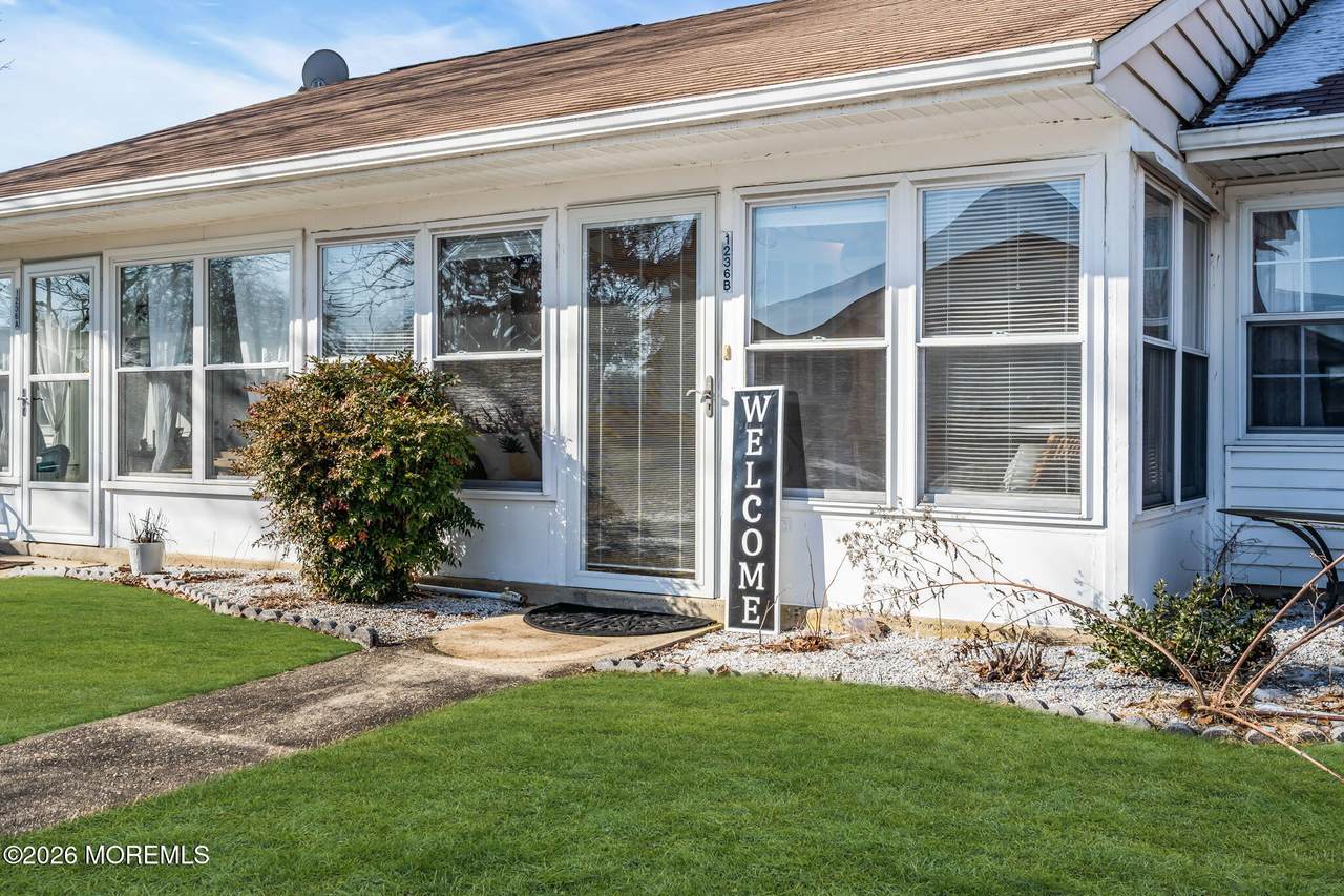 1236B Hamilton Court - Photo 1