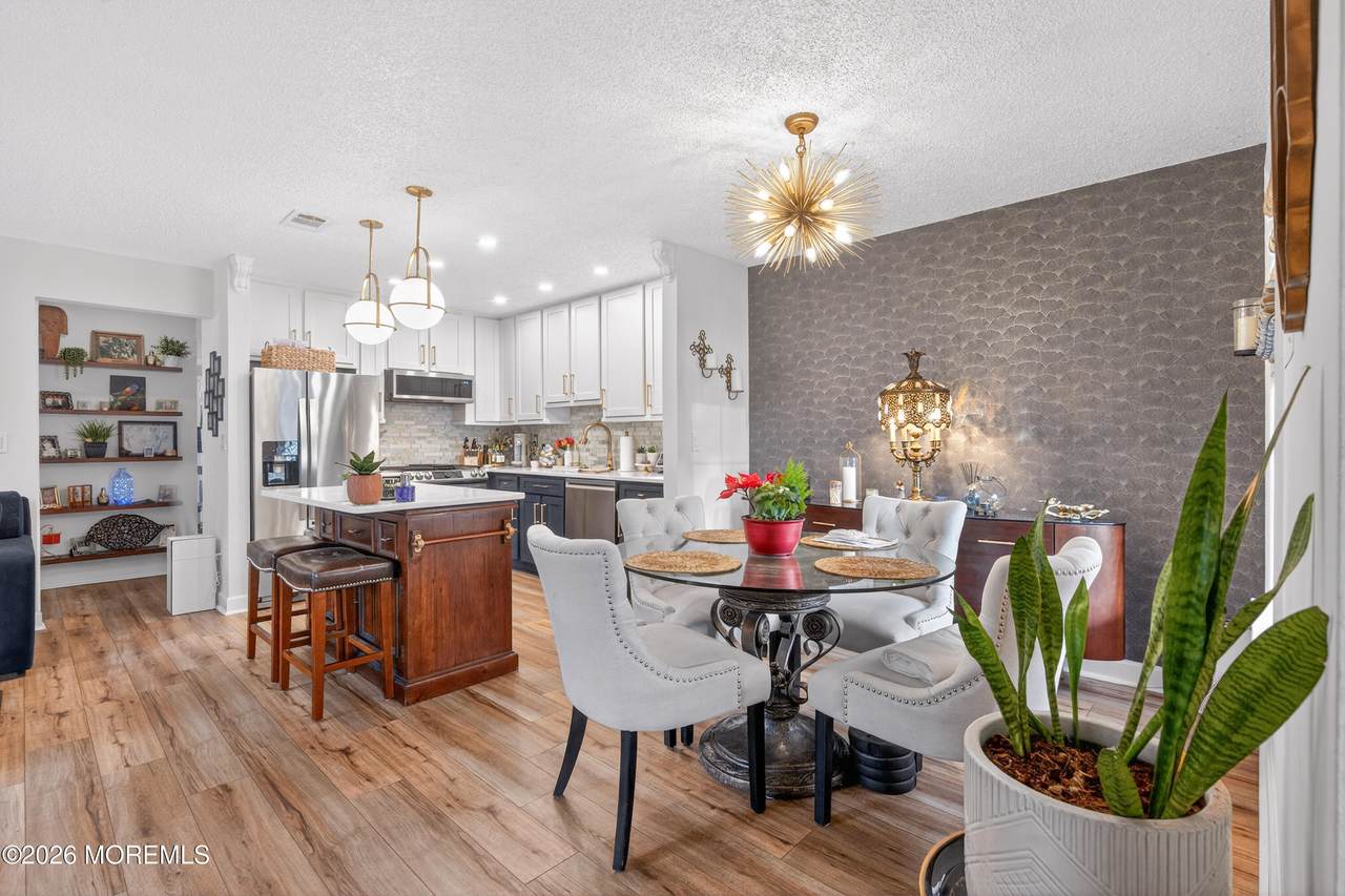 400 Daisy Court - Photo 1