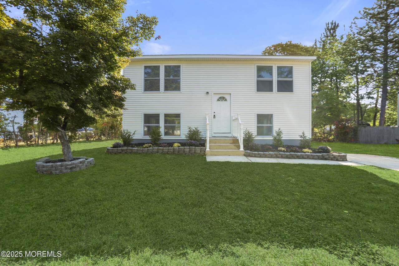 203 Seneca Trail - Photo 1