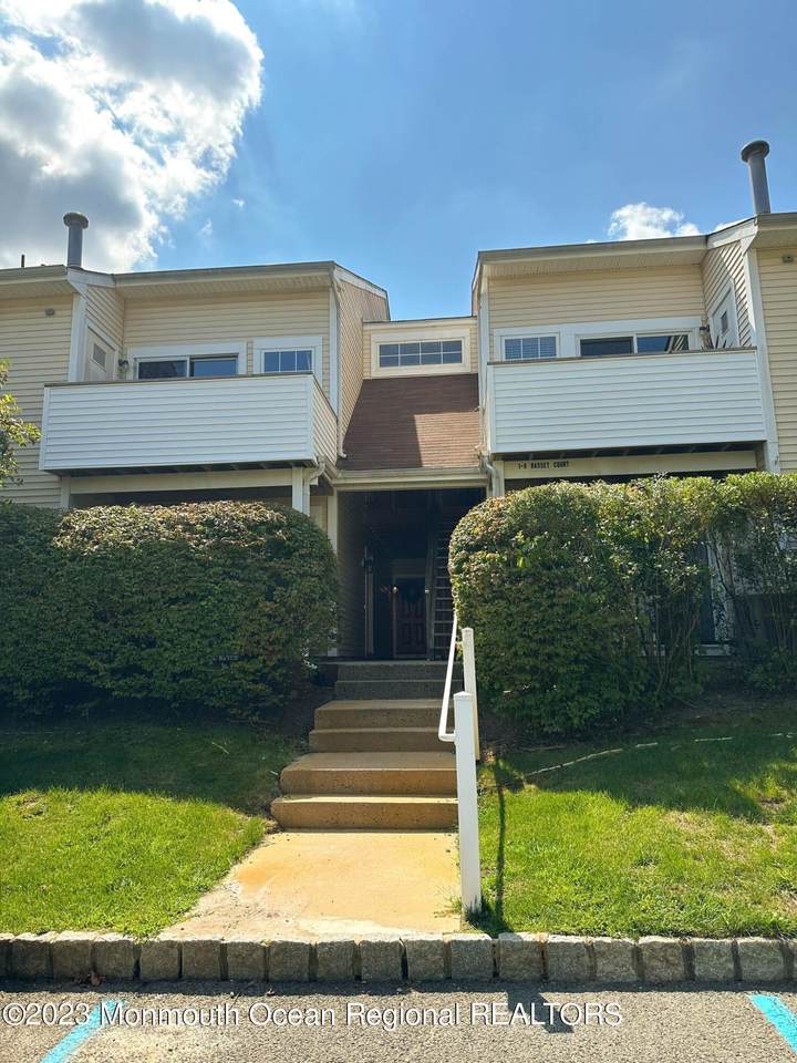 2 Basset Court - Photo 1