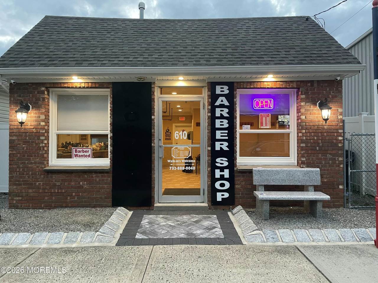 610 Union Avenue - Photo 1