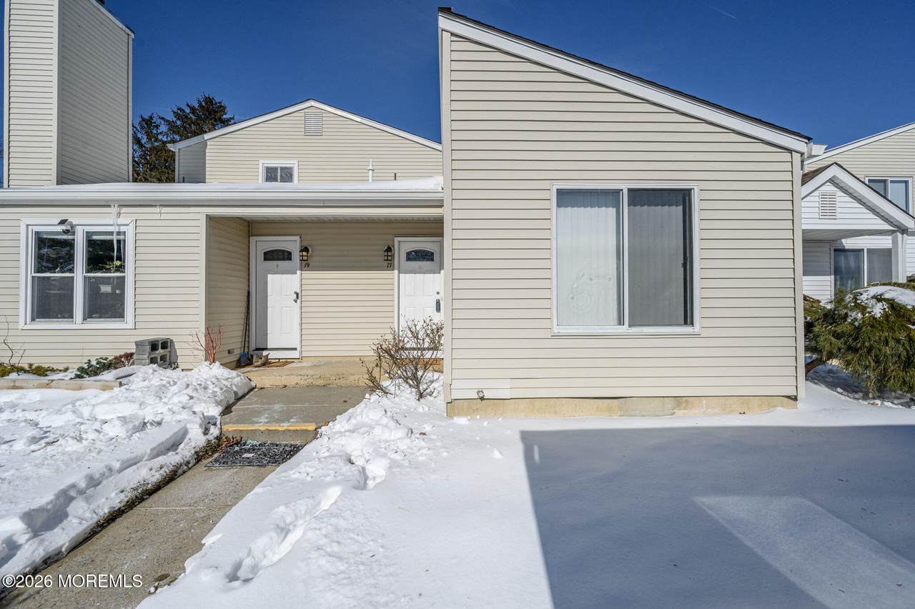 17 Inwood Terrace - Photo 1