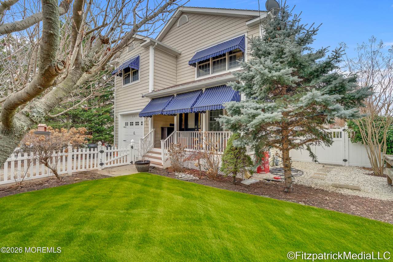 331 Richmond Avenue - Photo 1