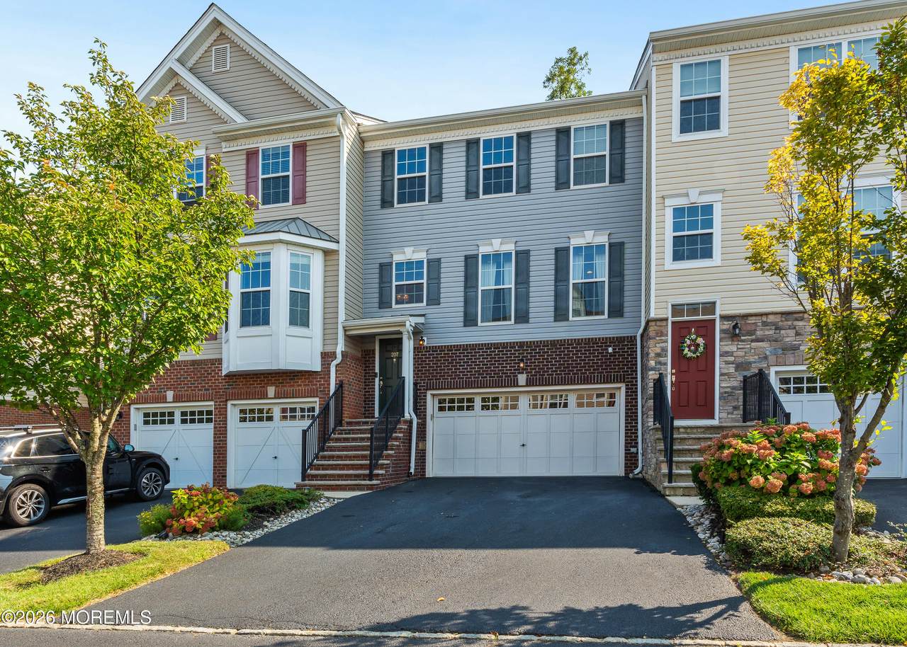 207 Yale Boulevard - Photo 1