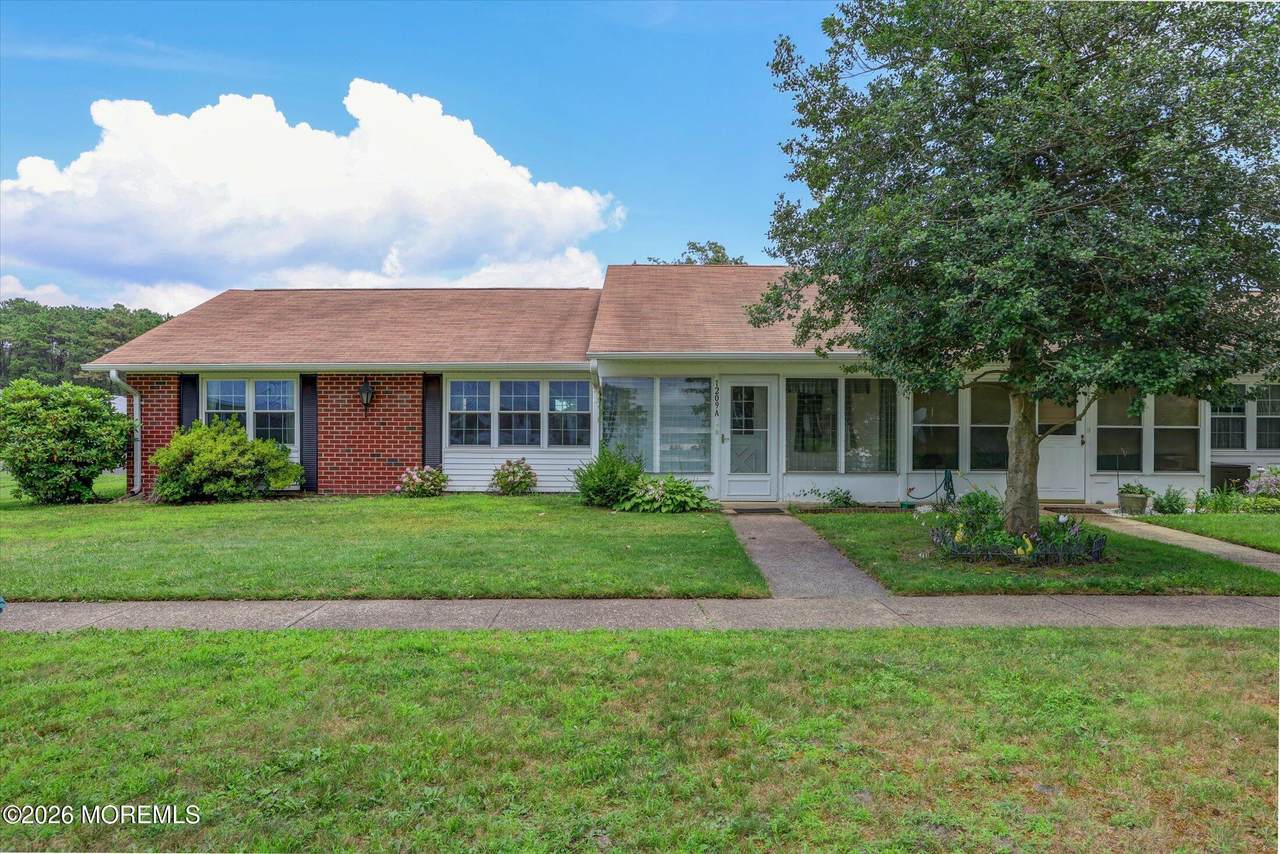 1209A Shetland Drive - Photo 1