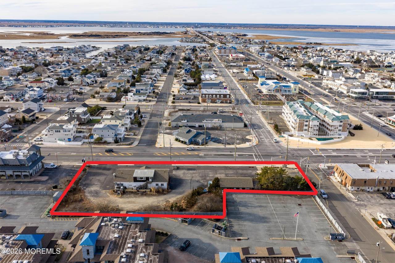 902 Long Beach Boulevard - Photo 1