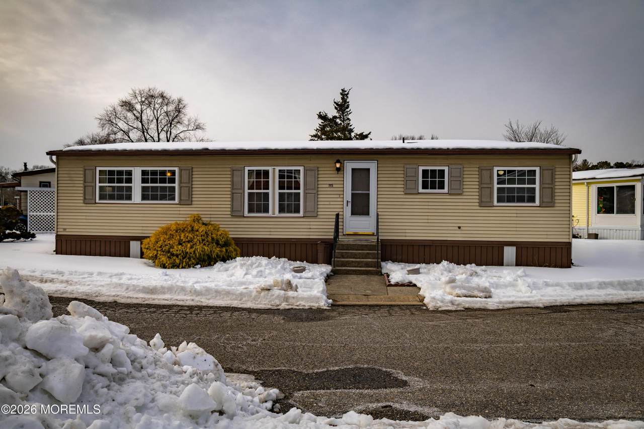 115 Douglas Drive - Photo 1
