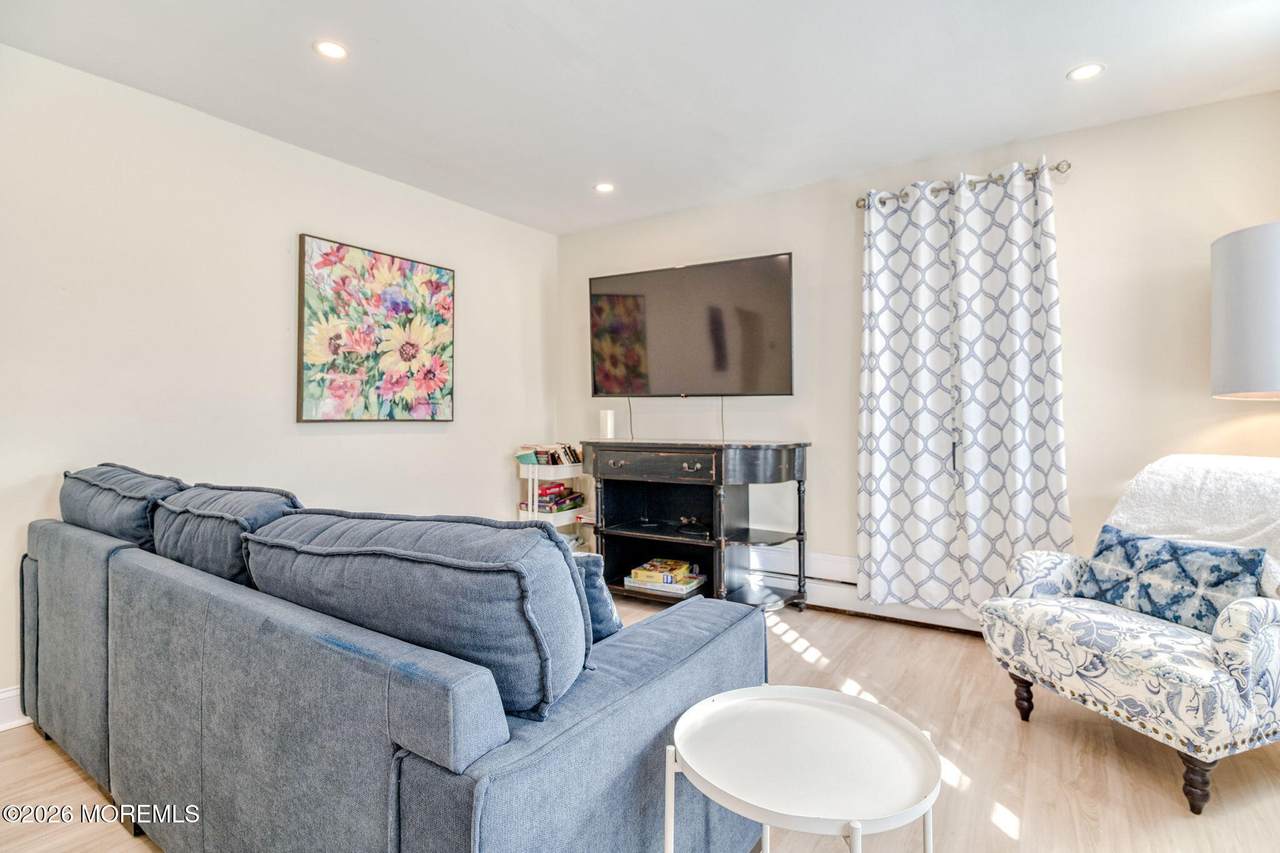 18 Abbott Avenue - Photo 1