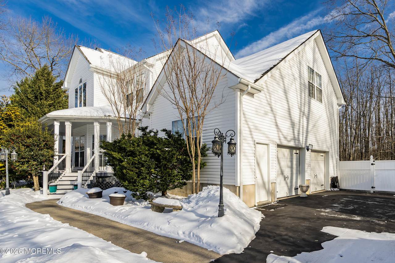 https://bt-photos.global.ssl.fastly.net/monmouth/1280_boomver_1_22603287-2.jpg