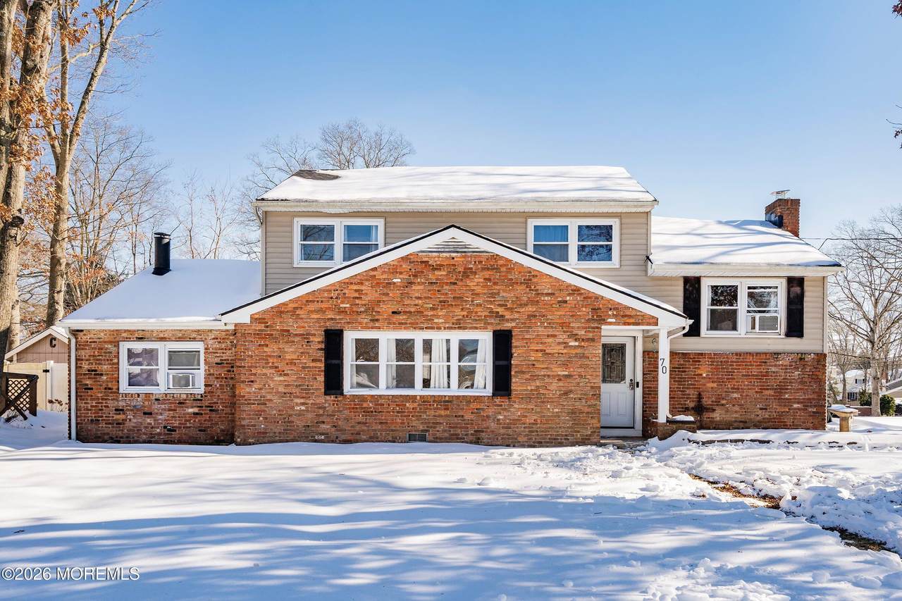 70 Oak Ridge Parkway - Photo 1