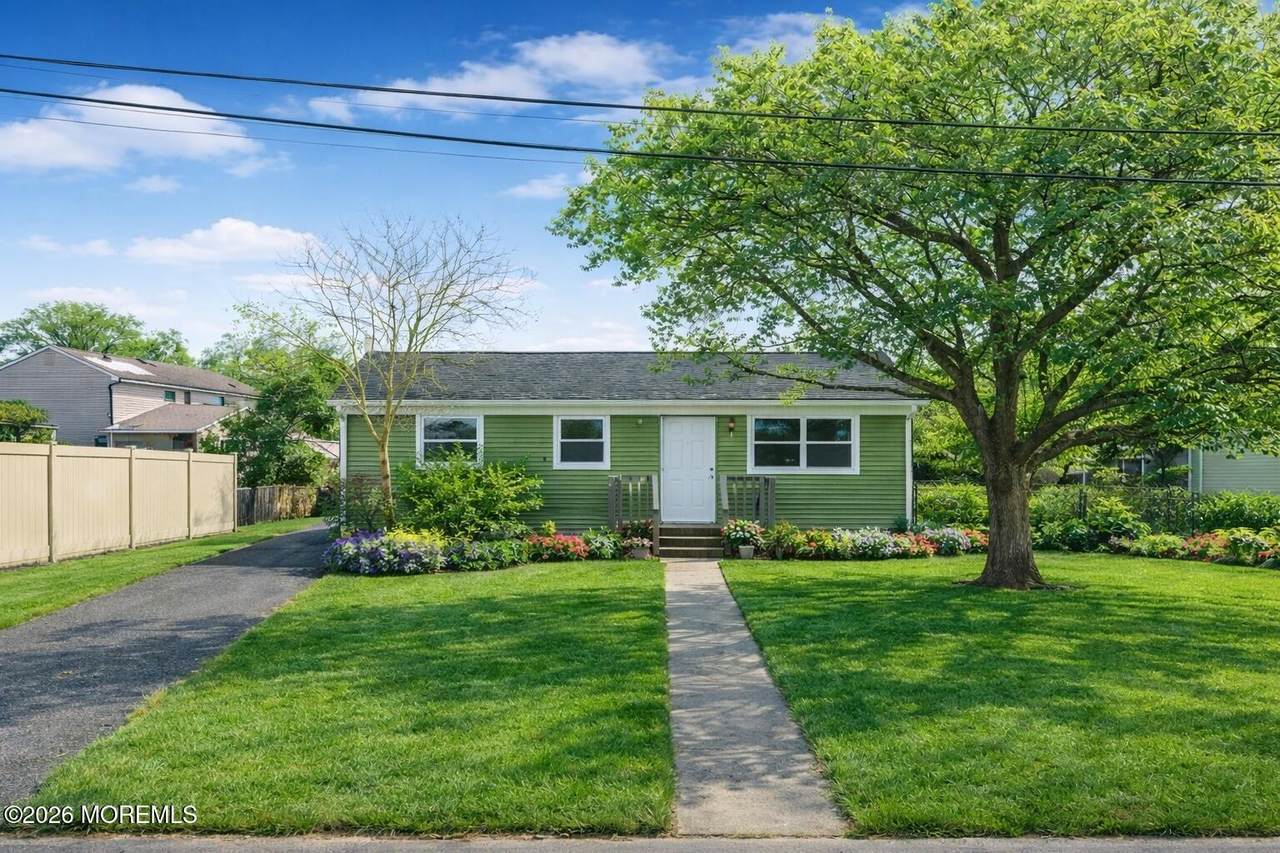 385 Delaware Drive - Photo 1