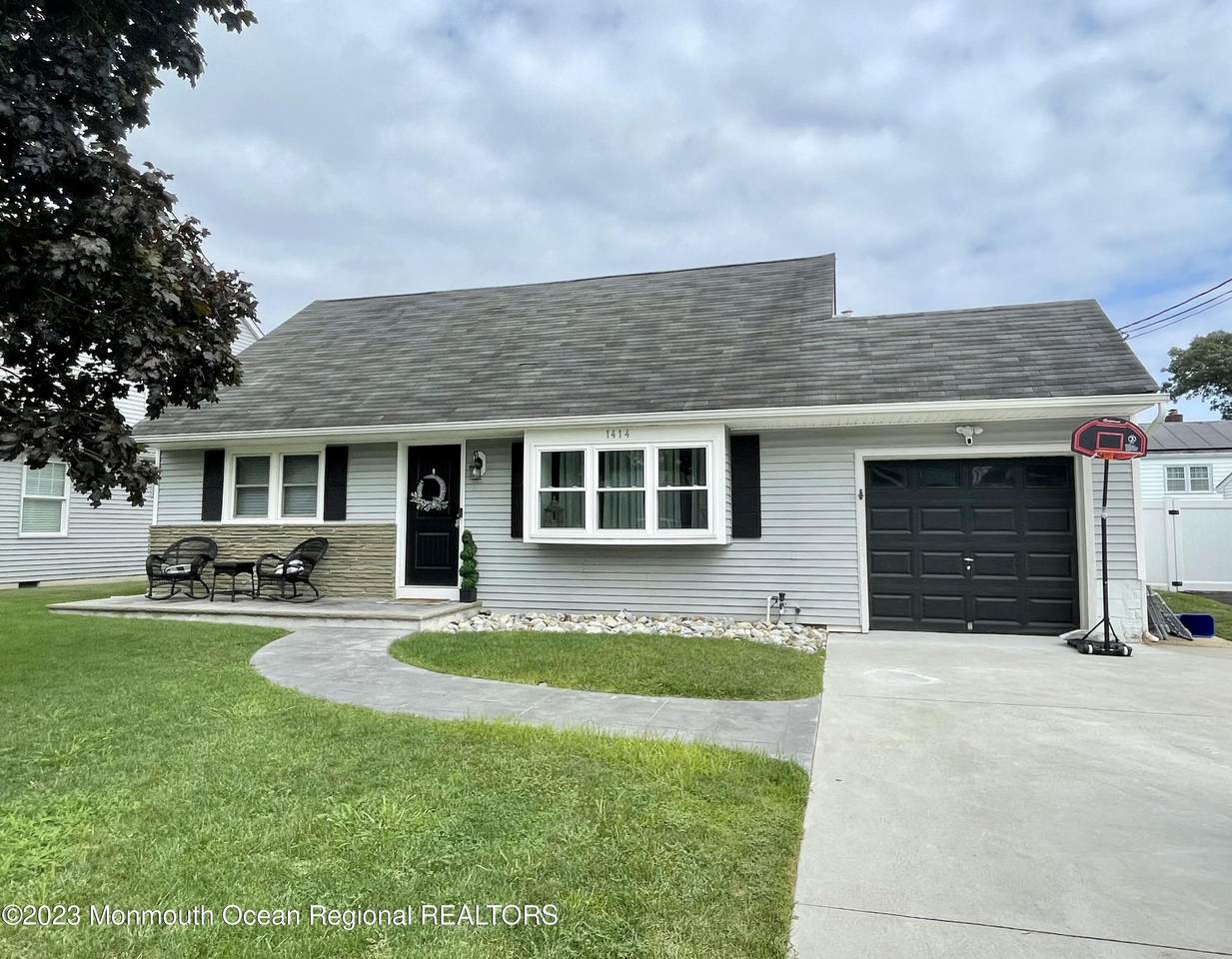 1414 Treeneedle Road - Photo 1