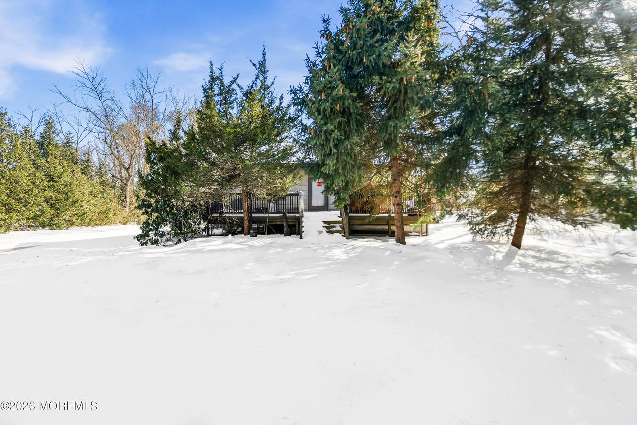 713 Veterans Highway - Photo 1