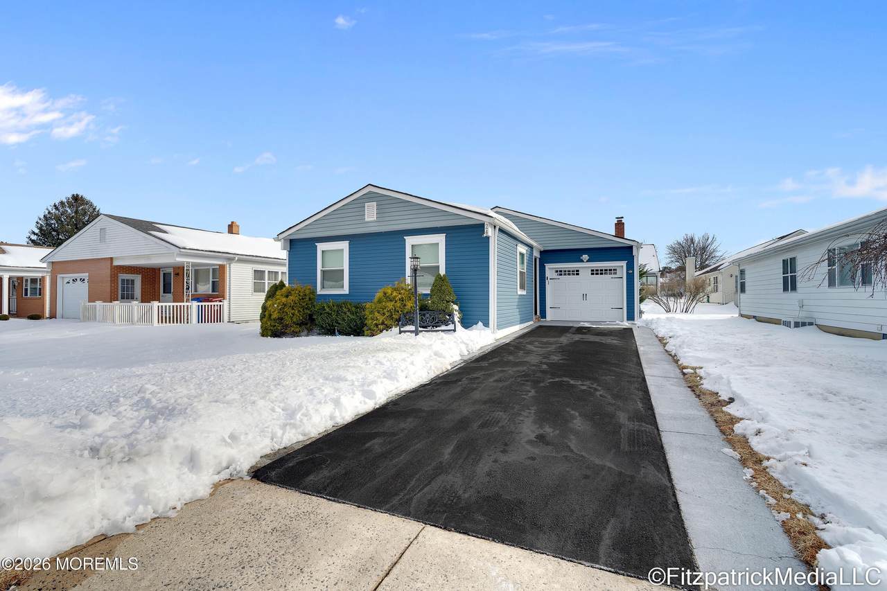 24 Doral Drive - Photo 1