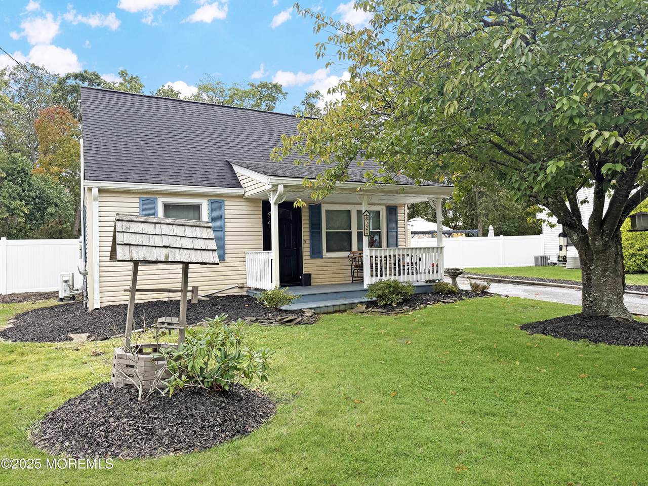 224 Sunset Lane - Photo 1