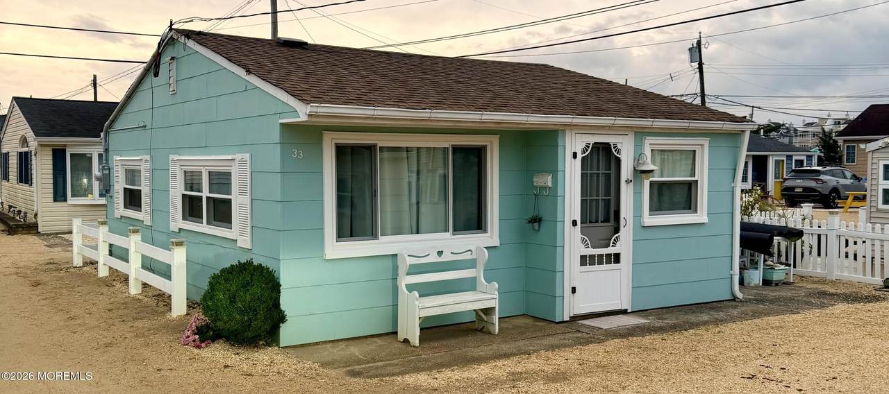 33 Penguin Way - Photo 1