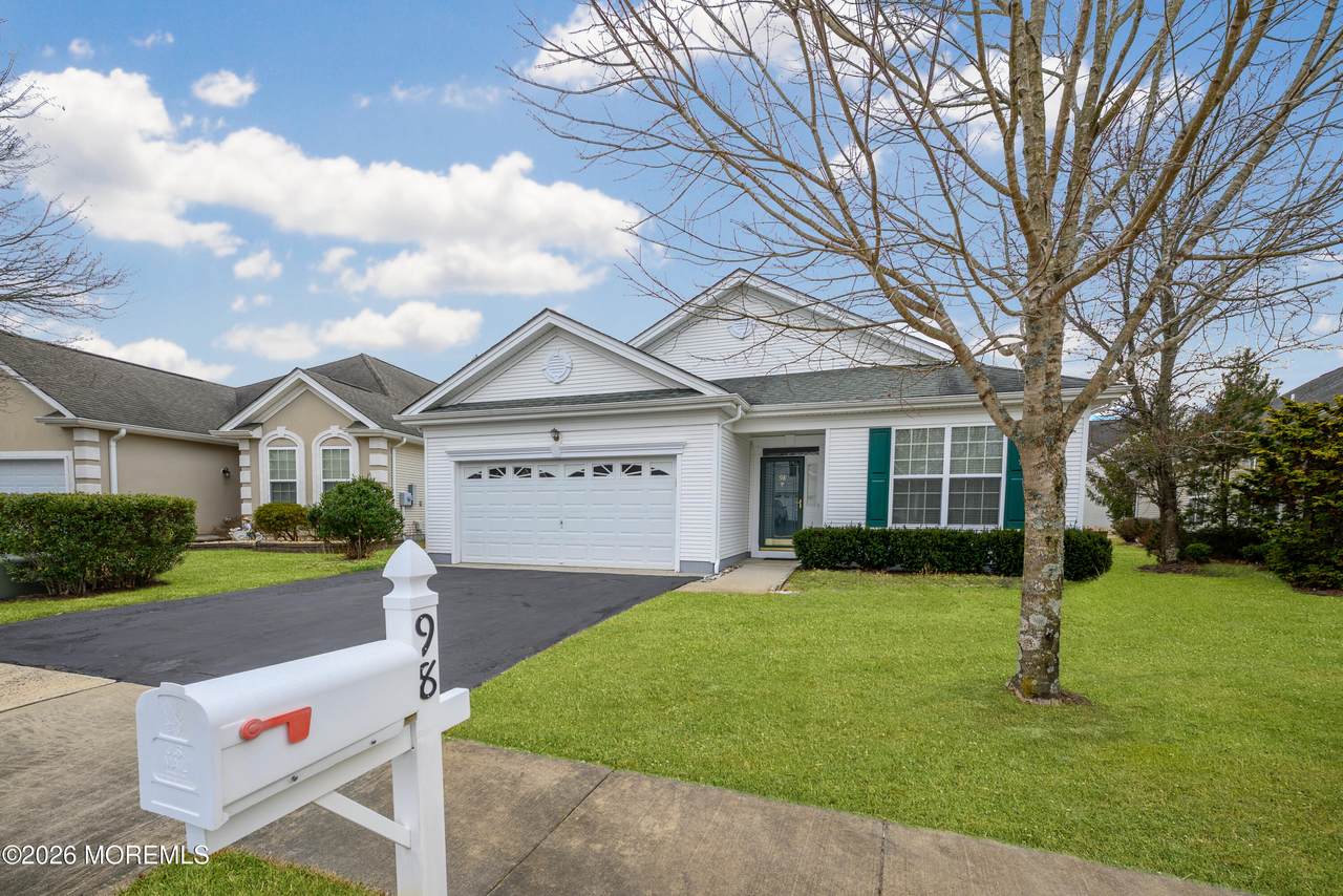 98 Stamford Drive - Photo 1